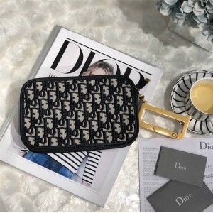 Dior/迪奥香港官方网站女包新款Oblique帆布系列Quake相机包S5700