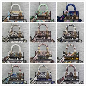 dior美国官网迪奥 M0565 中号 Lady D-Lite 五格刺绣戴妃包