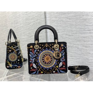迪奥女包 M0565 Lady Dior 中号五格戴妃包（日月珠子刺绣款）