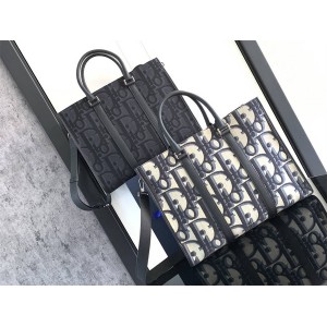dior美国官网迪奥 1ESSH232 East-West 手袋帆布托特包
