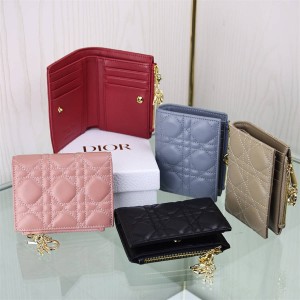 迪奥中国官网 S6037 Lady Dior Dahlia 钱包