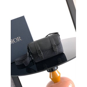 迪奥中文官网 2ESCA598 Dior Daily 迷你翻盖信使包